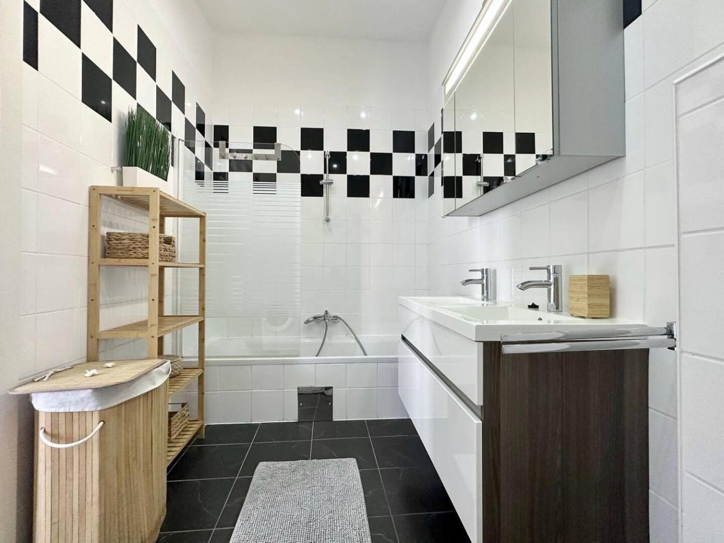 Designer Apartments, 2 Min To U1 Reumannplatz Vienna Luaran gambar