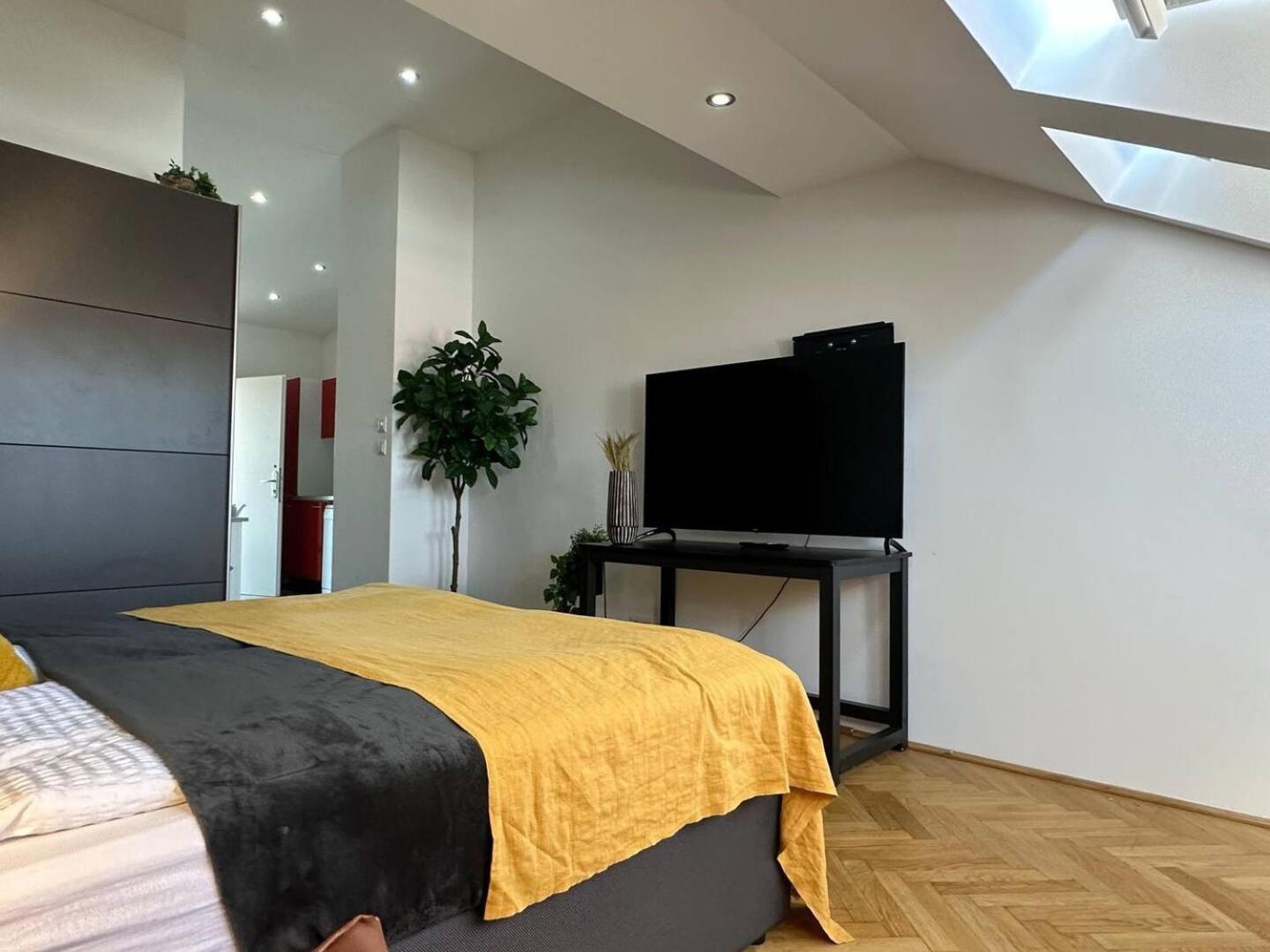 Designer Apartments, 2 Min To U1 Reumannplatz Vienna Luaran gambar