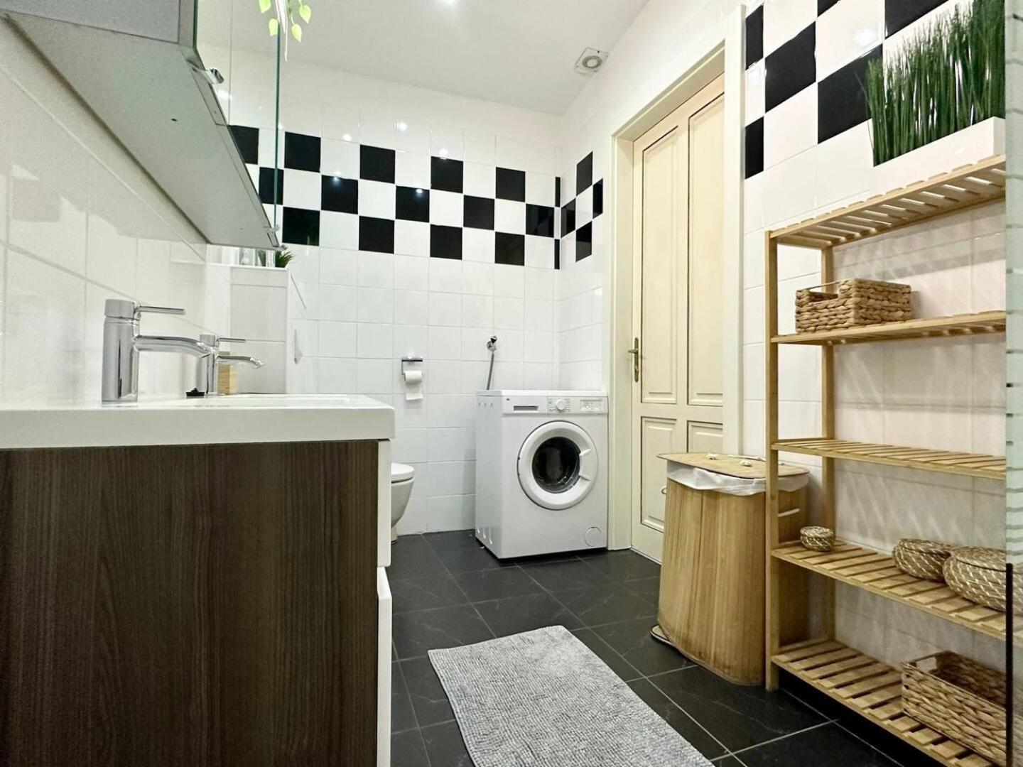 Designer Apartments, 2 Min To U1 Reumannplatz Vienna Luaran gambar